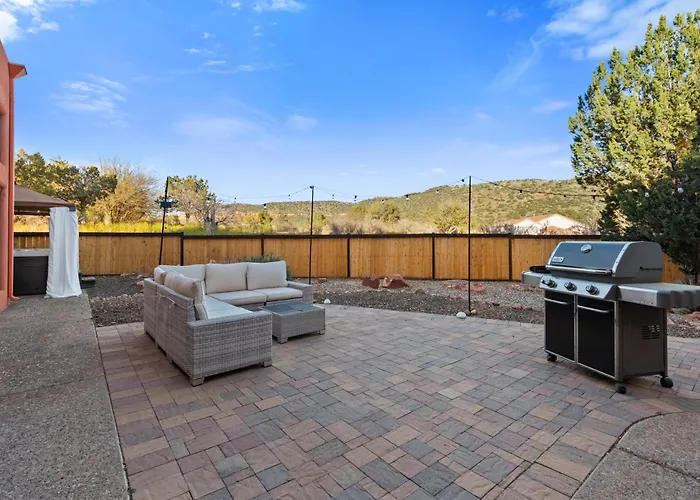 Lux Family Serenity, Hot Tub, King Suites, Trails, Views *