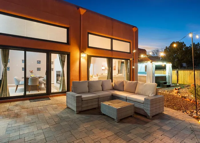 Lux Family Serenity, Hot Tub, King Suites, Trails, Views Holiday home *