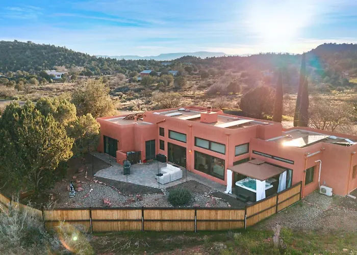 Lux Family Serenity, Hot Tub, King Suites, Trails, Views Sedona